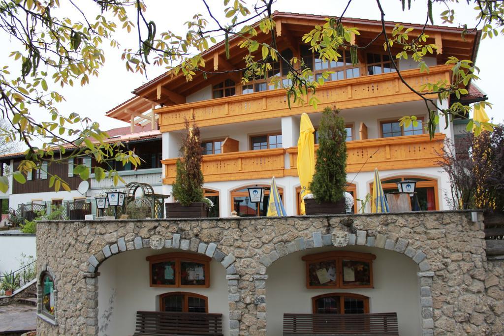 Отель Landgasthaus & Kurfer Hof Бад-Эндорф